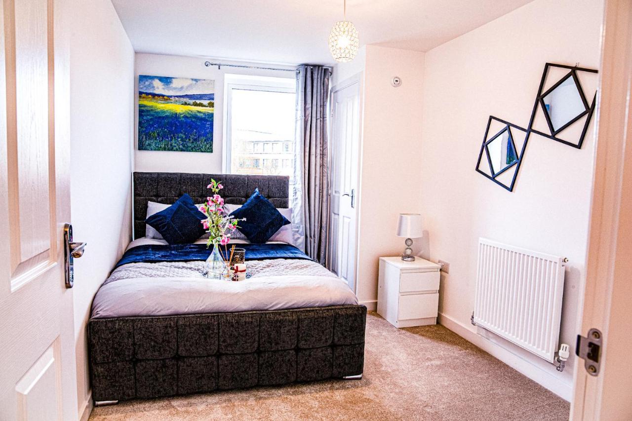 A Luxury 2 Bedroom Apartment With 2 Free Parking Chatham  Ngoại thất bức ảnh
