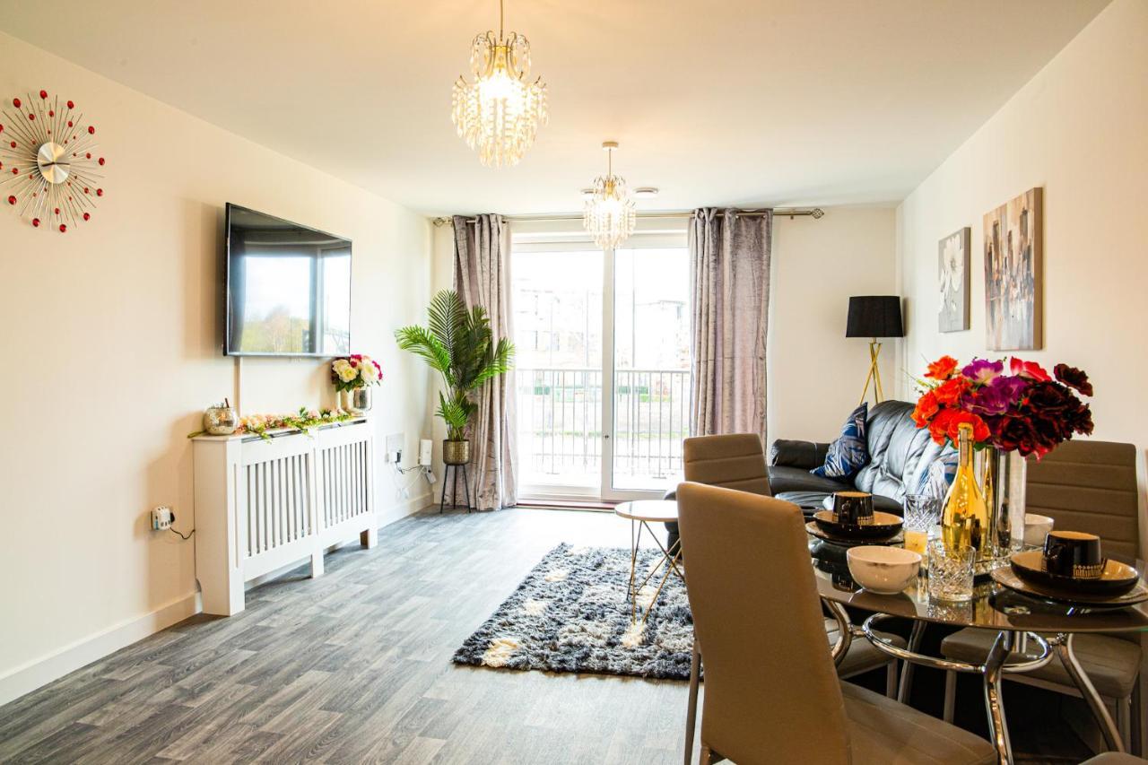 A Luxury 2 Bedroom Apartment With 2 Free Parking Chatham  Ngoại thất bức ảnh
